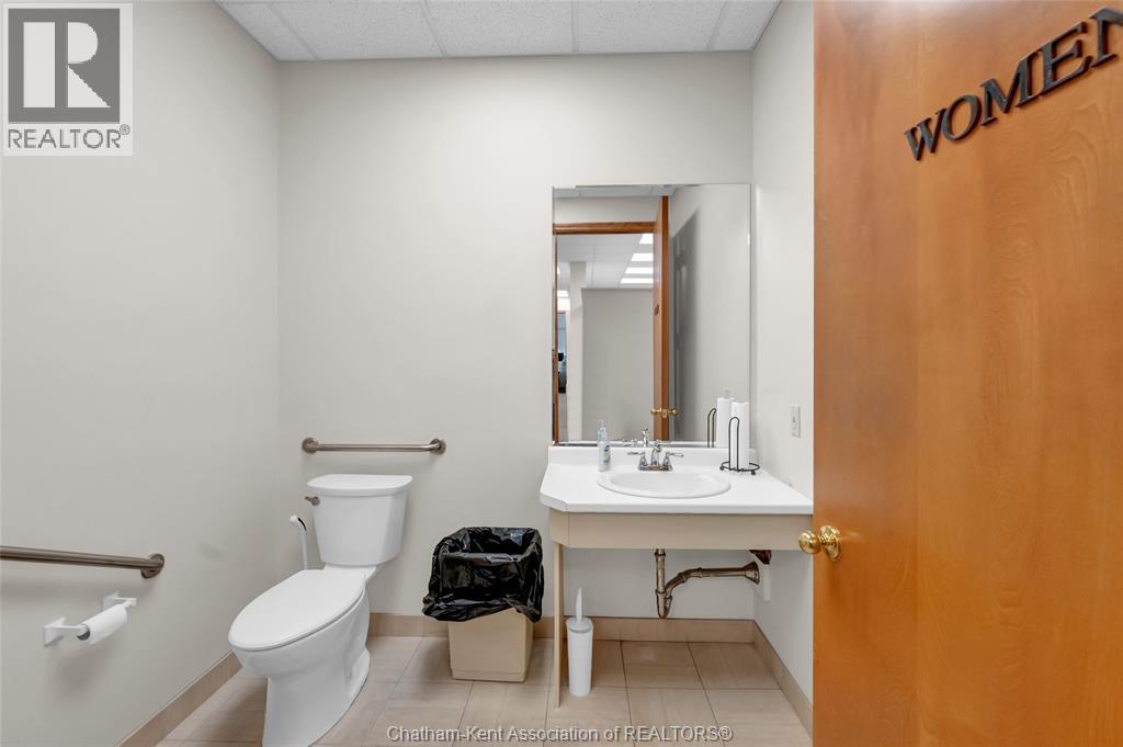 870 Park AVENUE West — photo 28