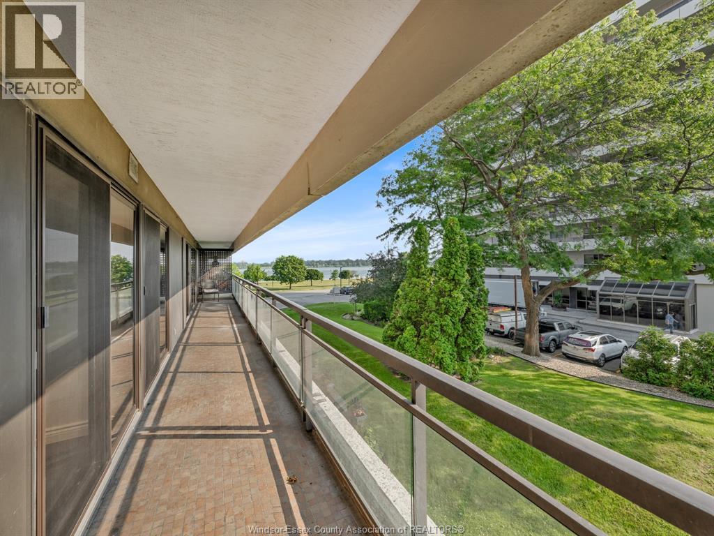 5125 RIVERSIDE DRIVE East Unit# 202, Windsor, Ontario, N8S4L8 — Photo 3