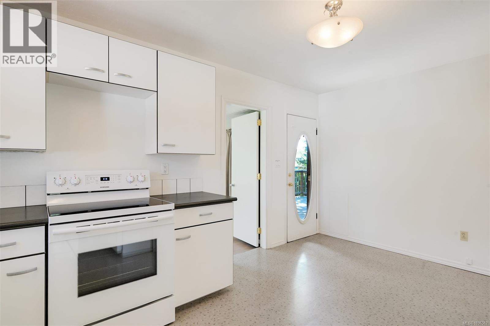 2765 Fernwood Rd - 13