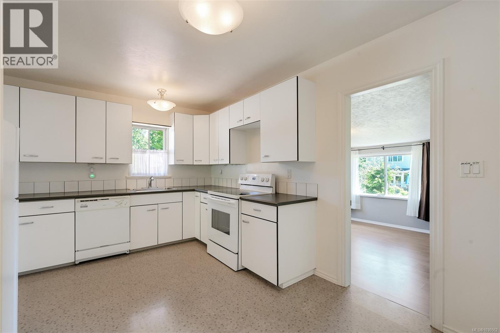 2765 Fernwood Rd - 14