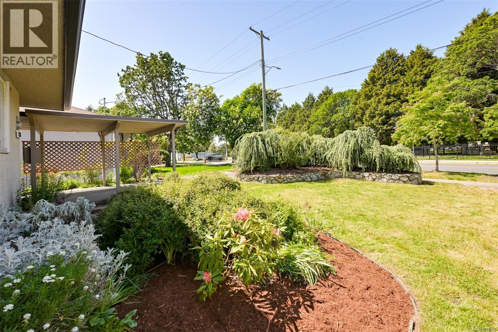 2765 Fernwood Rd - Image 2