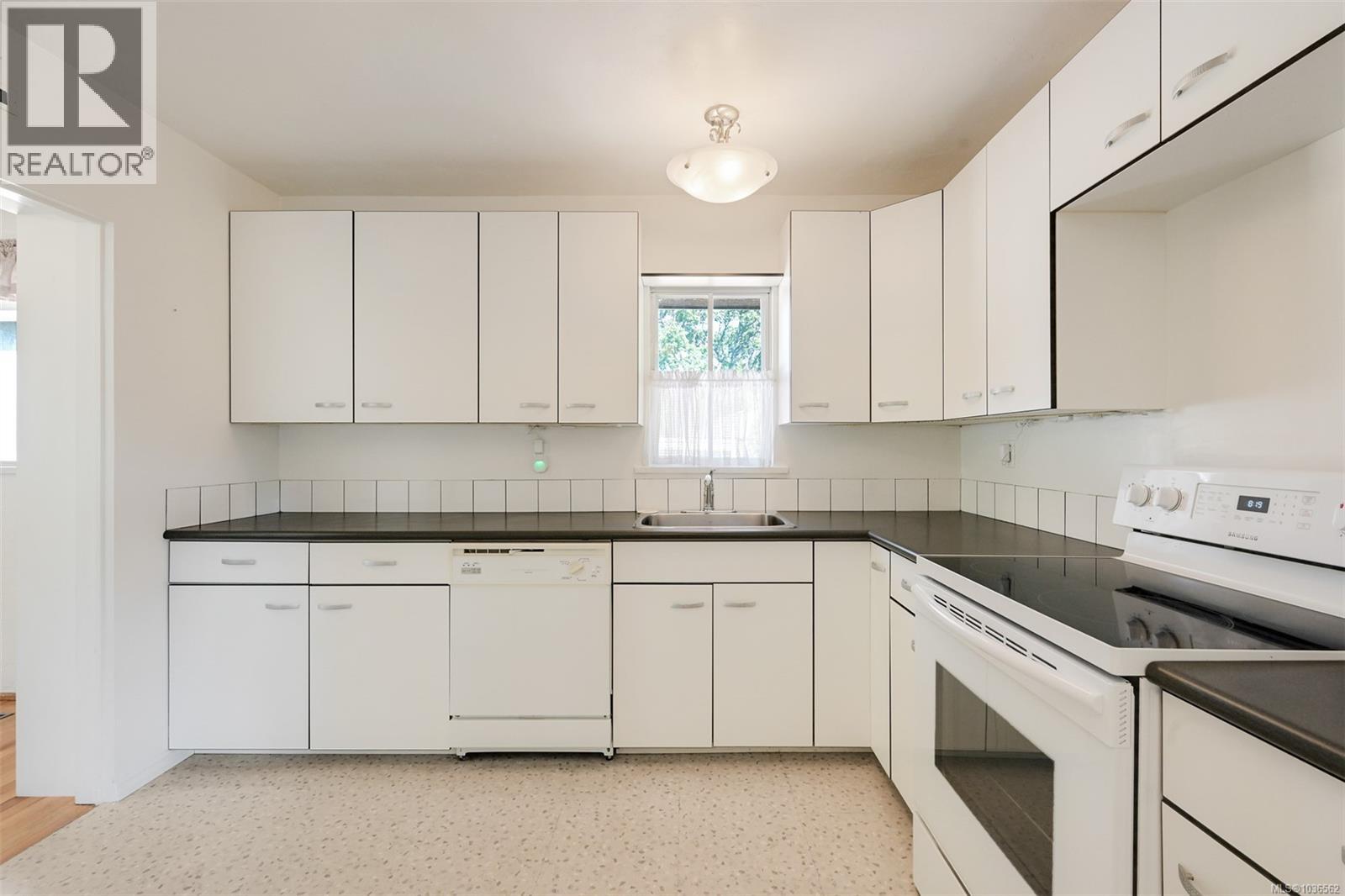 2765 Fernwood Rd - Image 3