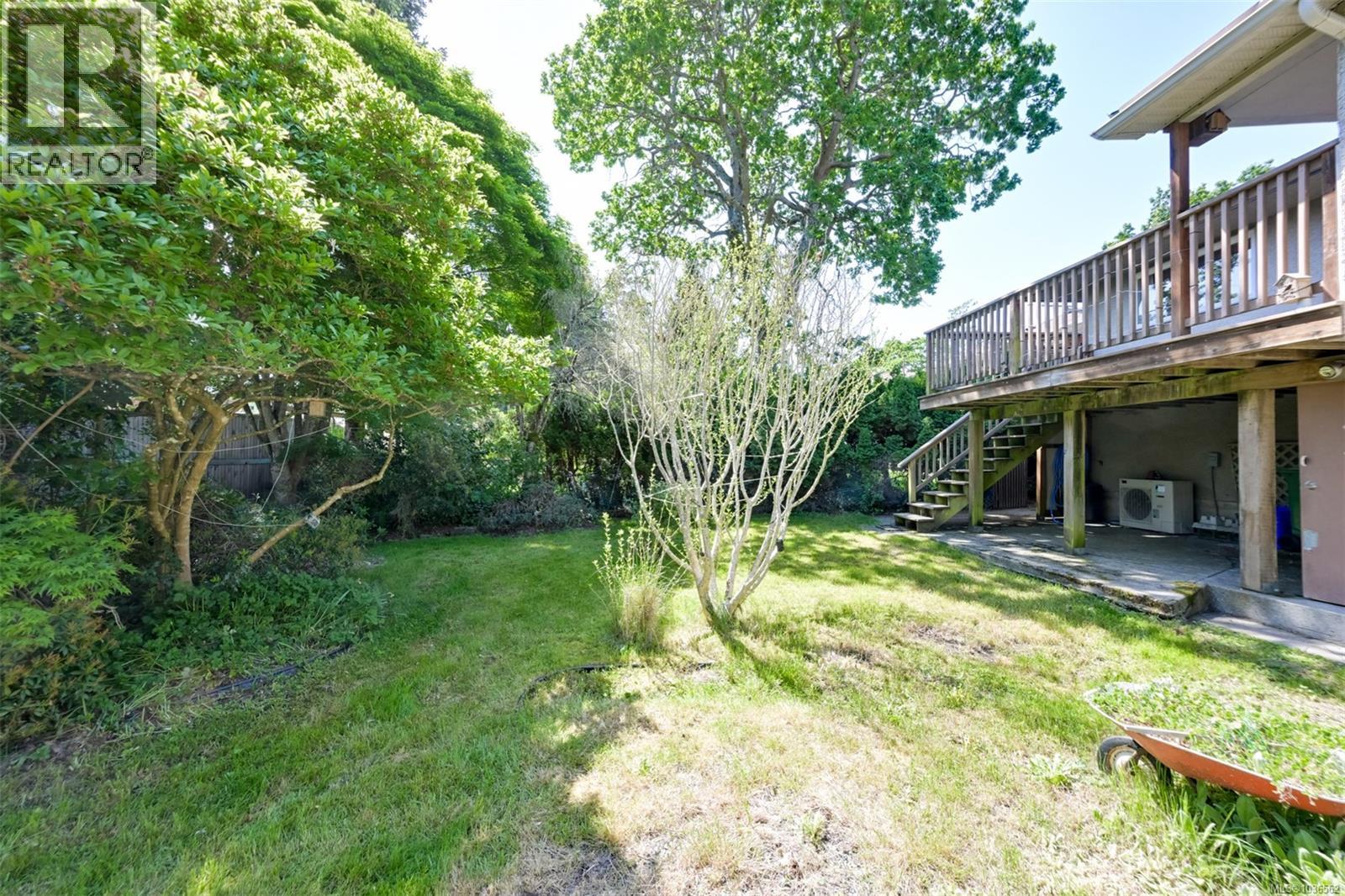 2765 Fernwood Rd - 40