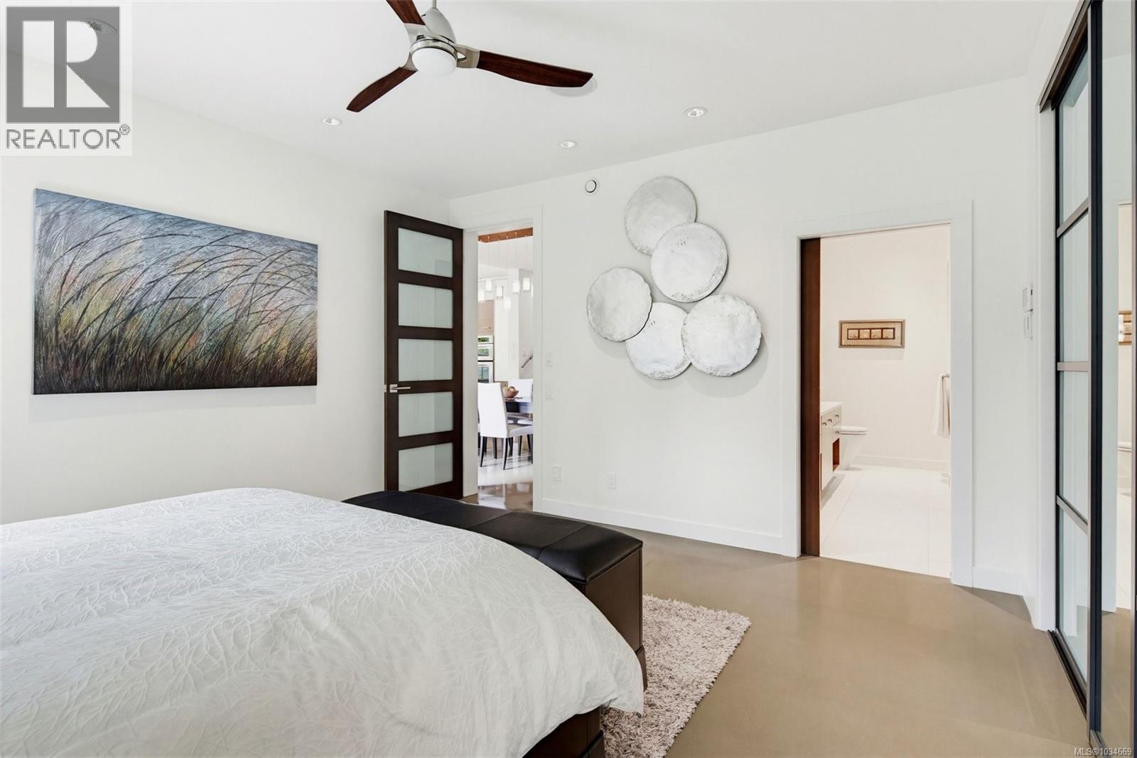  1395 Hampshire Road, Oak Bay