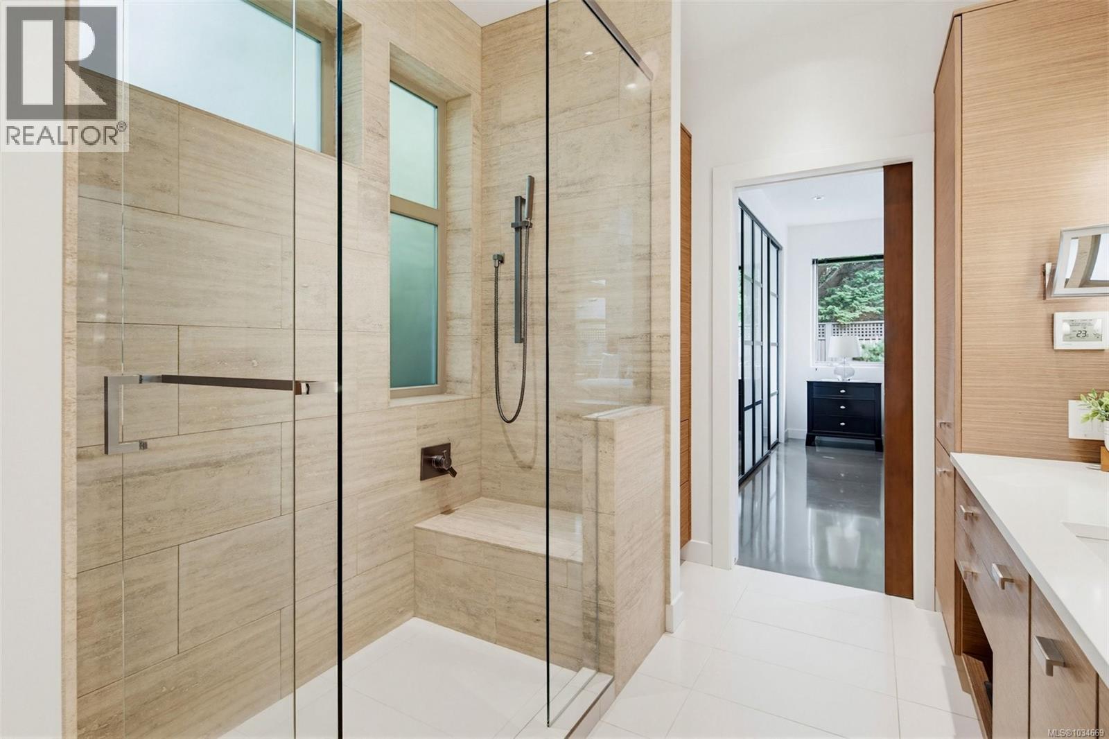  1395 Hampshire Road, Oak Bay