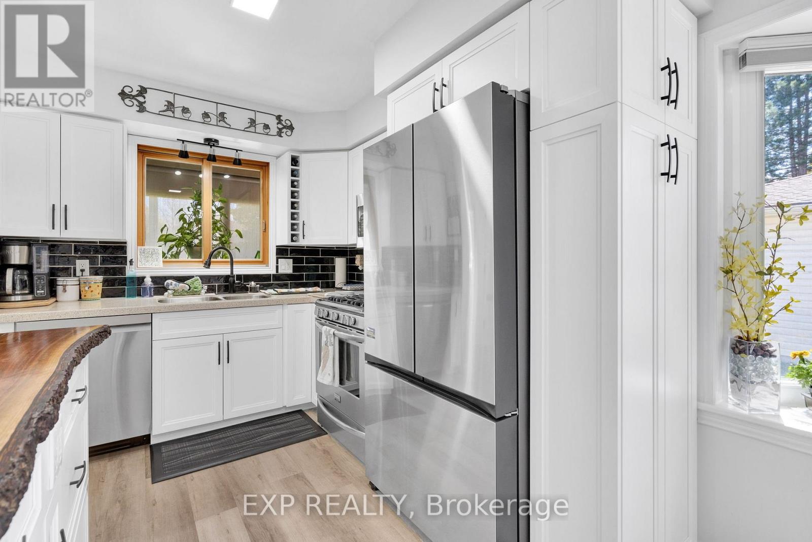 277 STATION STREET — photo 13