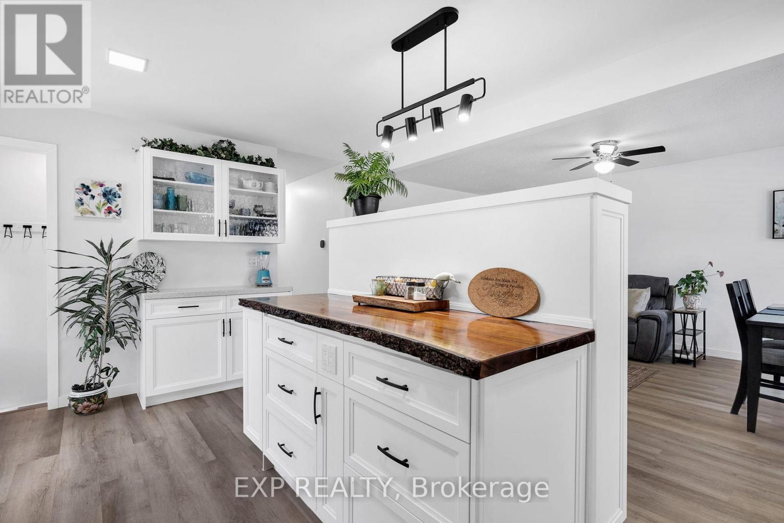 277 STATION STREET — photo 14