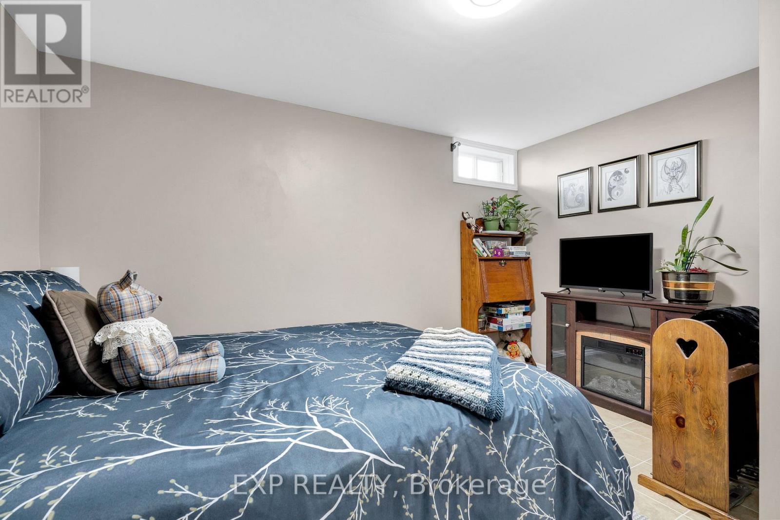 277 STATION STREET — photo 29