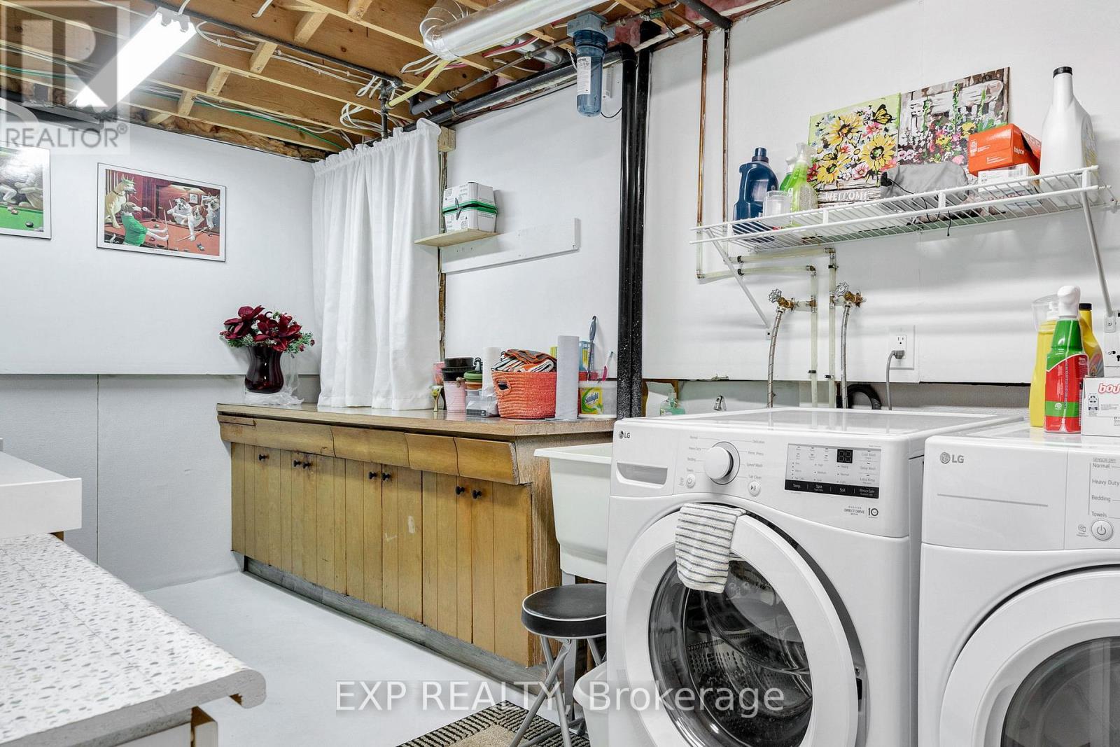 277 STATION STREET — photo 32
