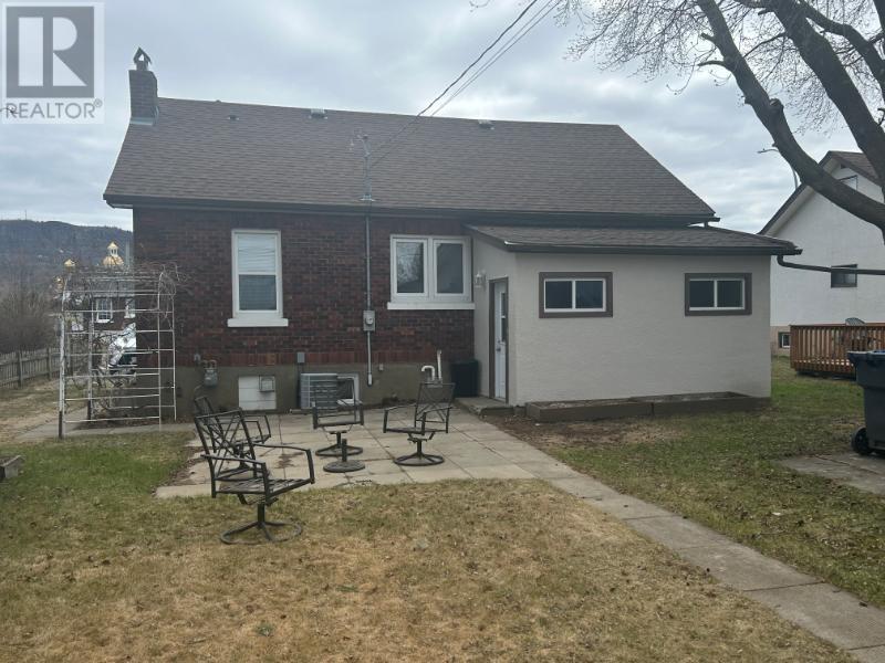917 Frederica ST W, Thunder Bay, Ontario, P7E3X7 — Photo 21