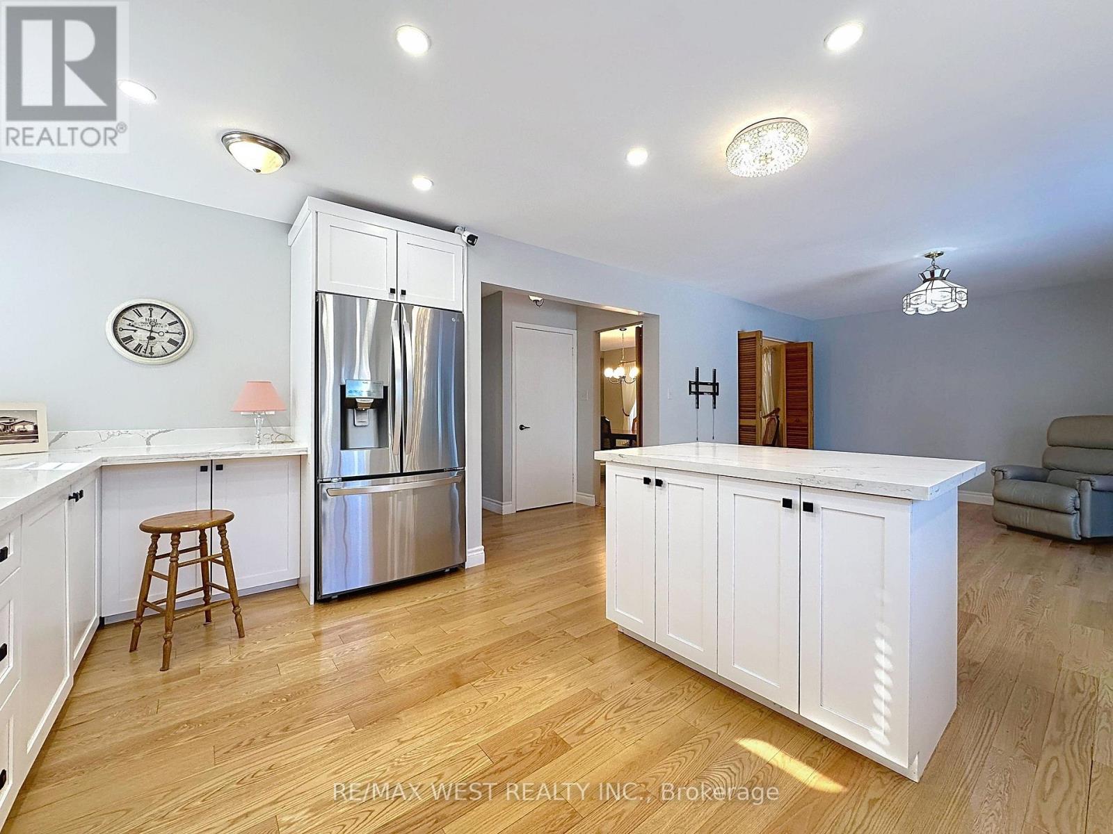 20 FOXWOOD GROVE - 20