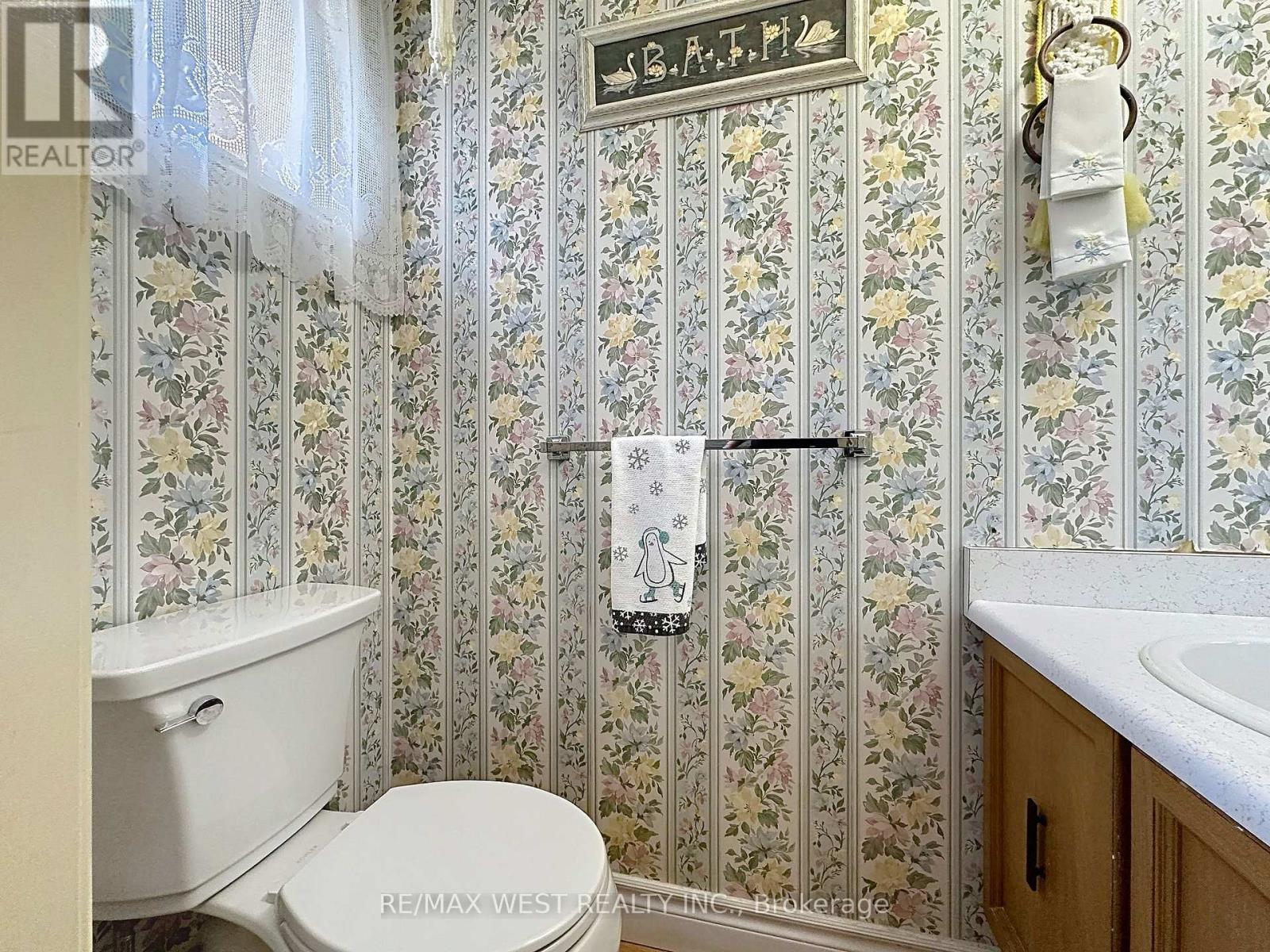 20 FOXWOOD GROVE - 22