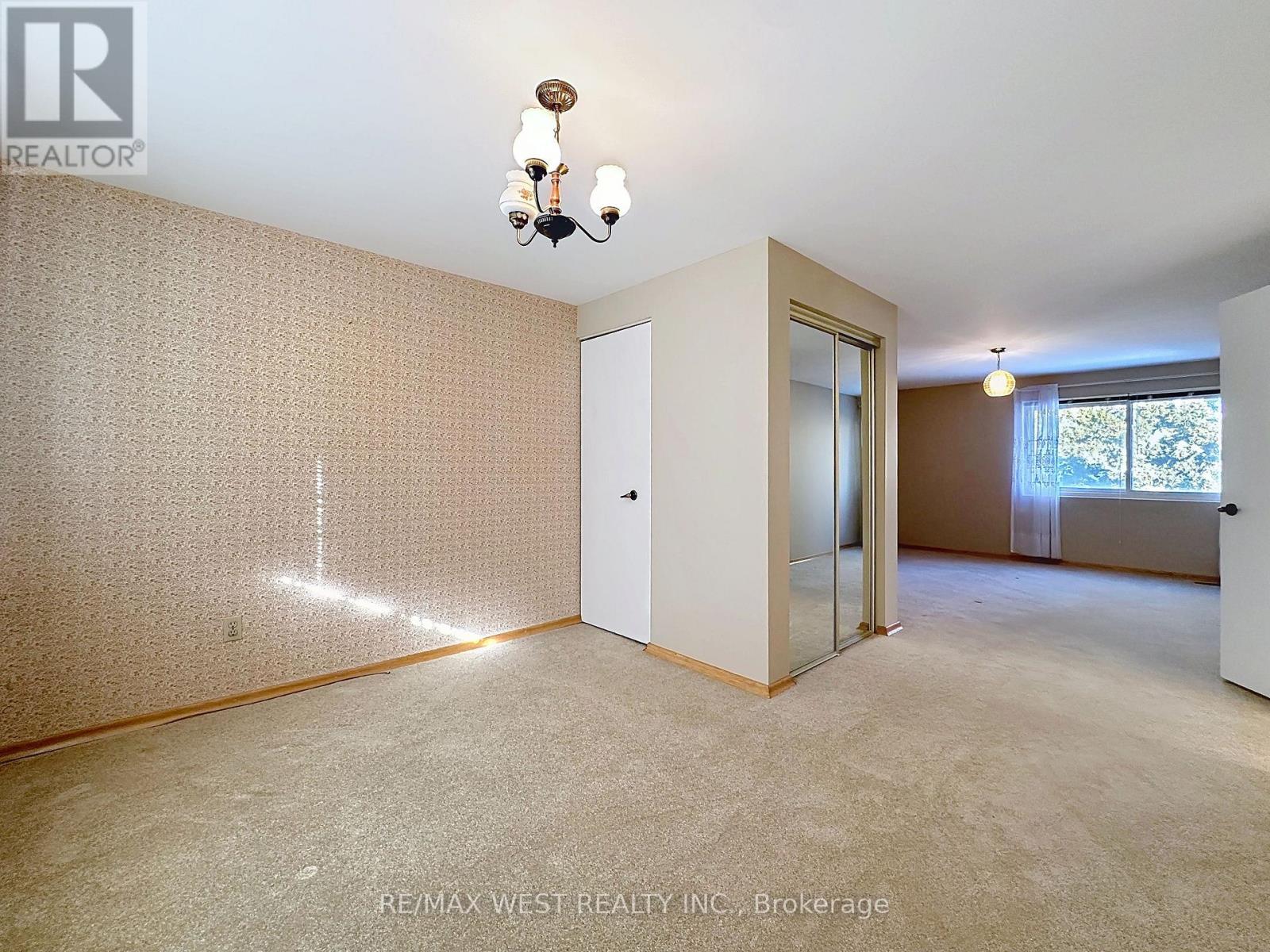 20 FOXWOOD GROVE - 25