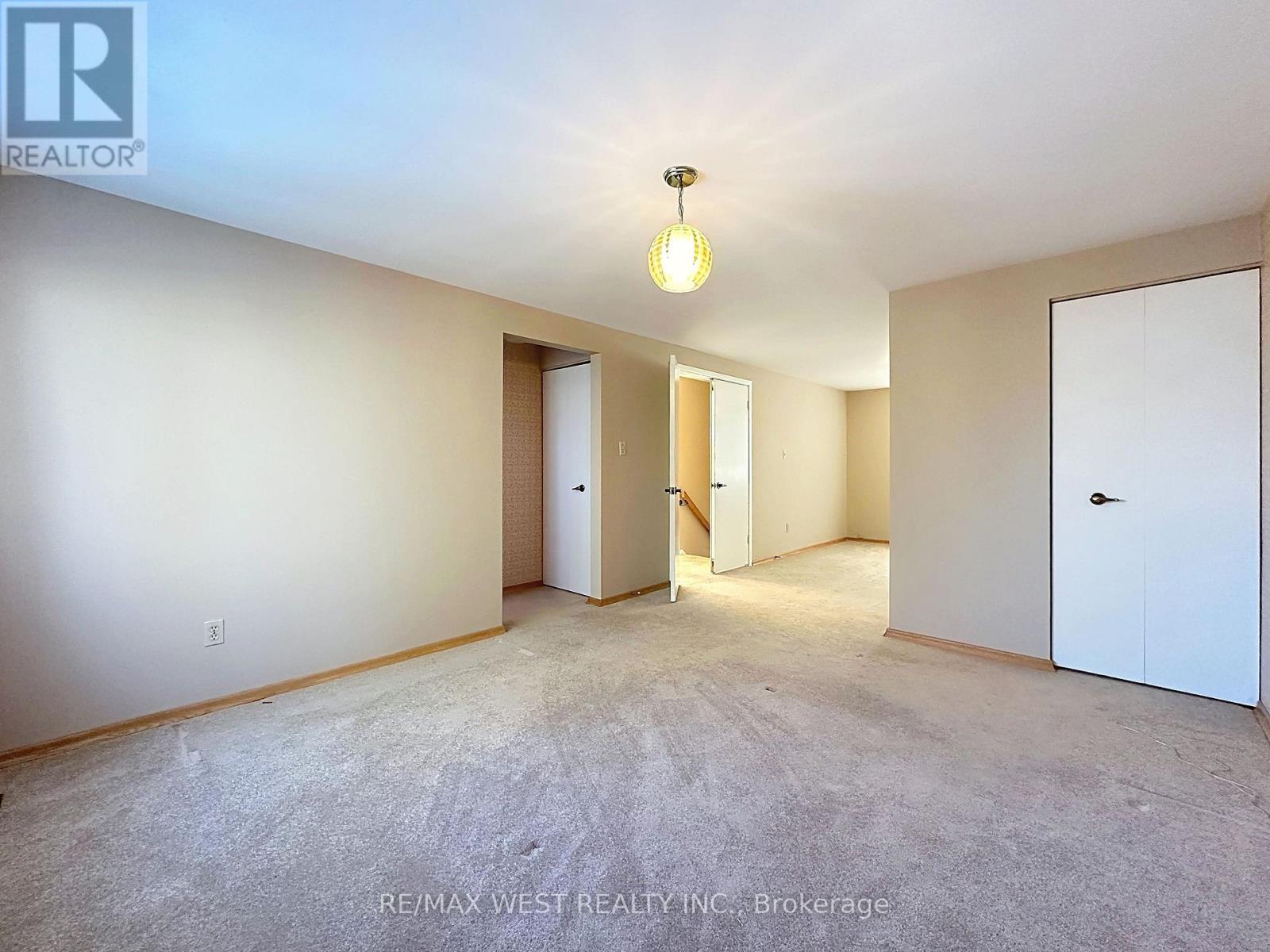 20 FOXWOOD GROVE - 32