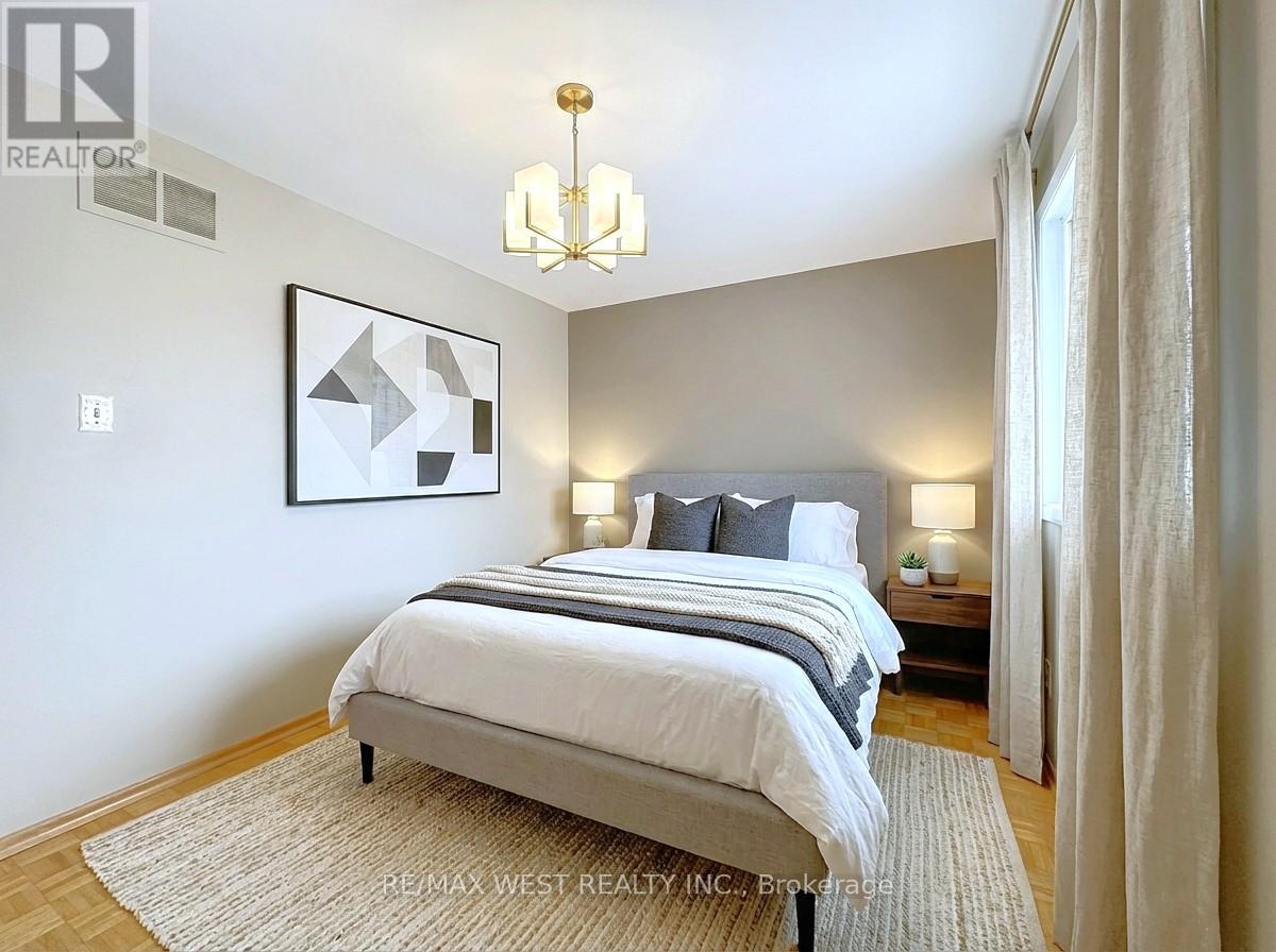 20 FOXWOOD GROVE - 36