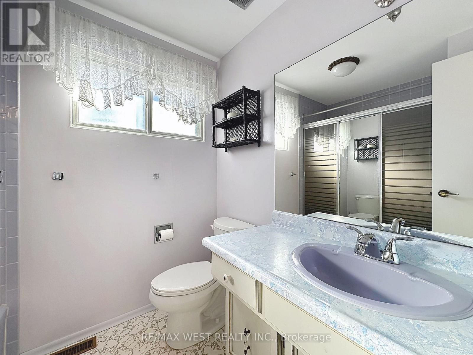 20 FOXWOOD GROVE - 37