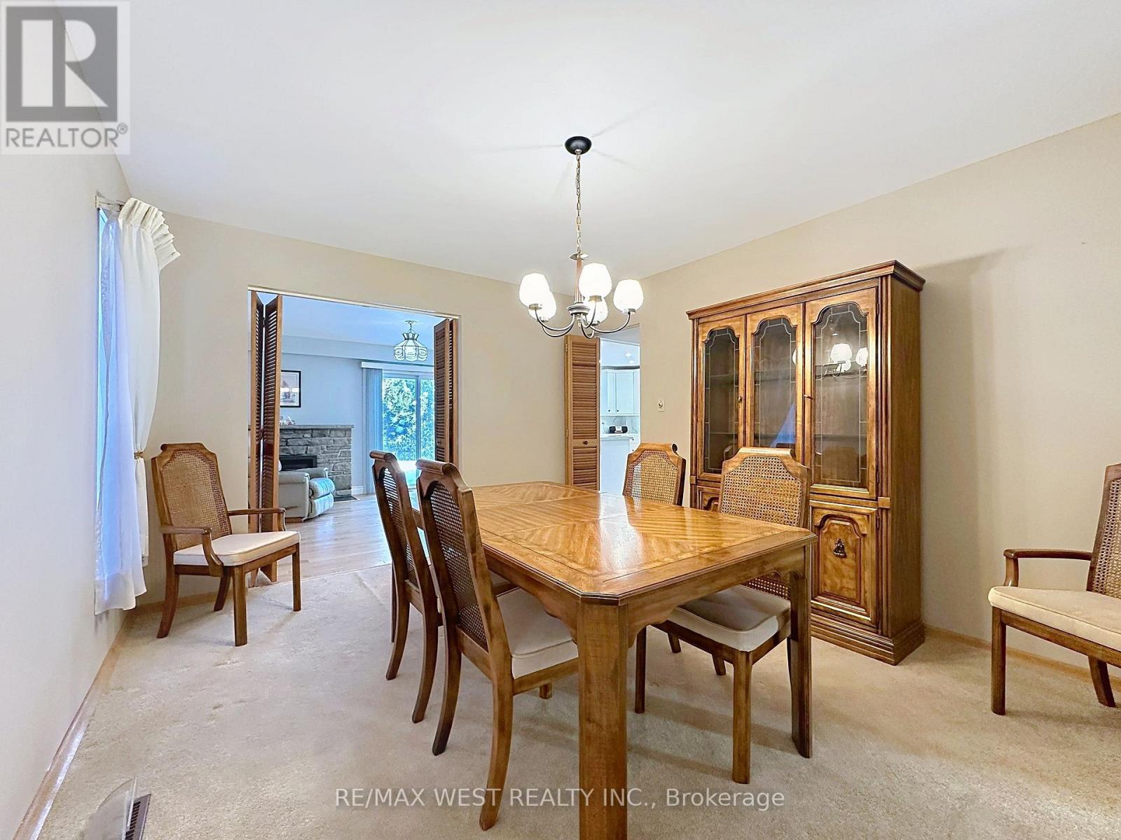 20 FOXWOOD GROVE - 8