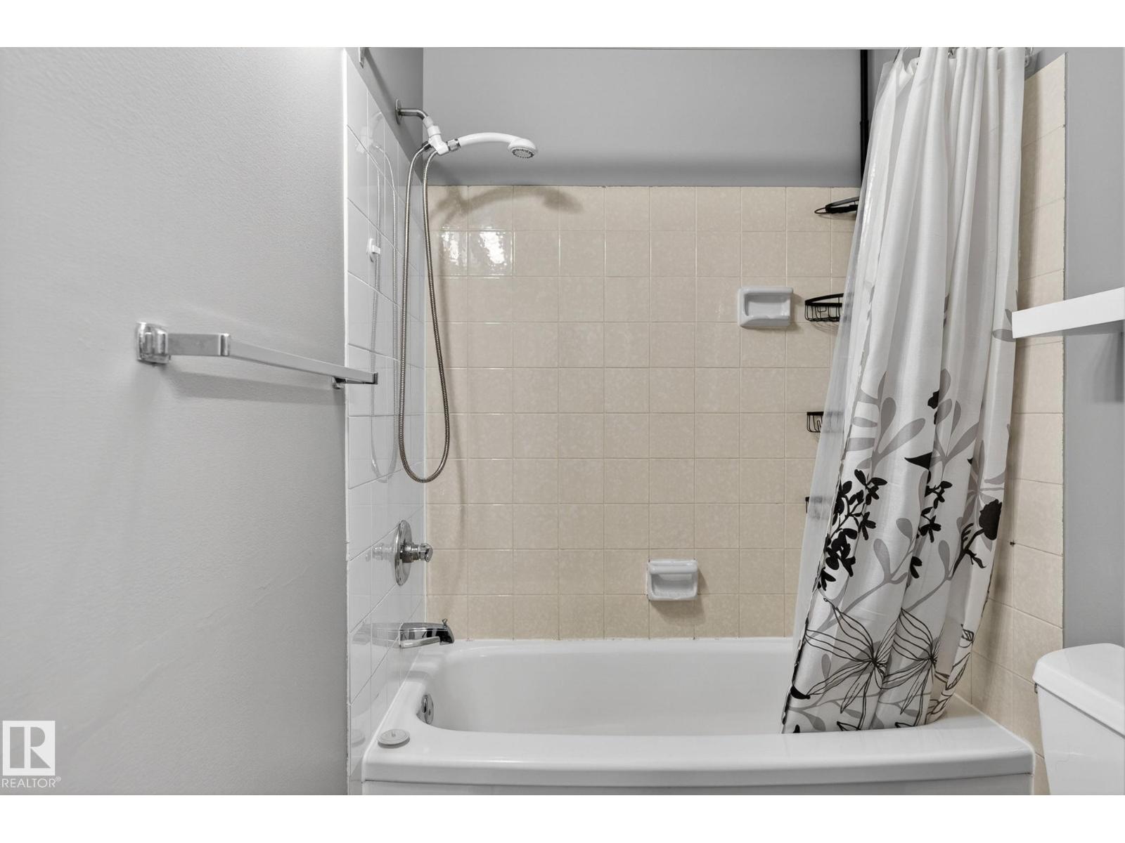 #18 17409 95 ST NW - 21