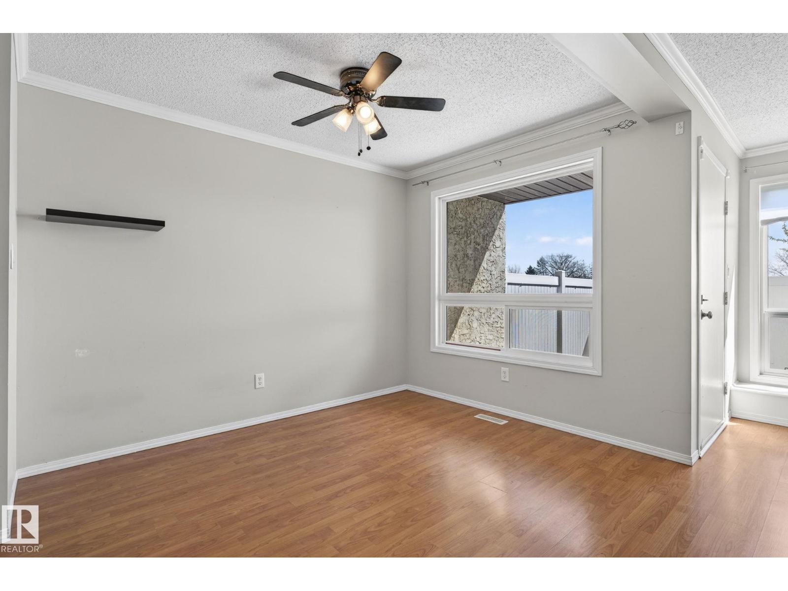 #18 17409 95 ST NW - 8