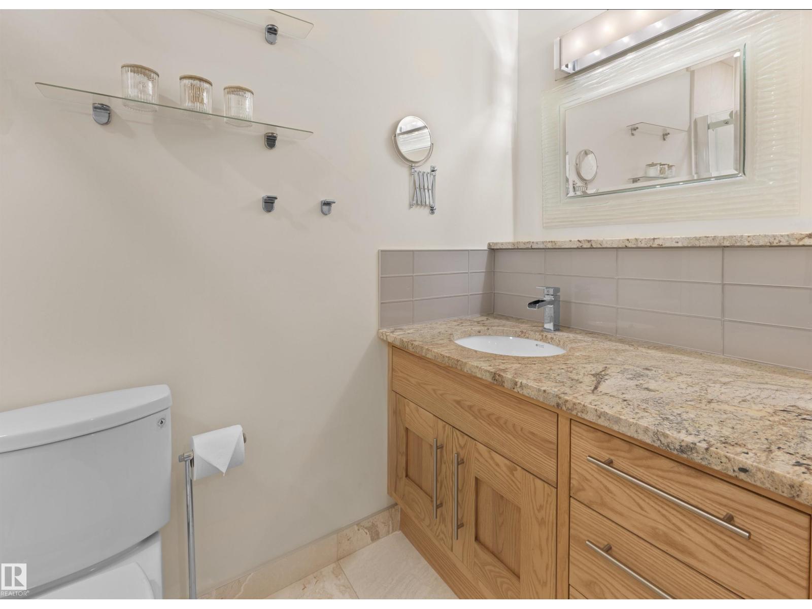 10725 UNIVERSITY AV NW, Edmonton