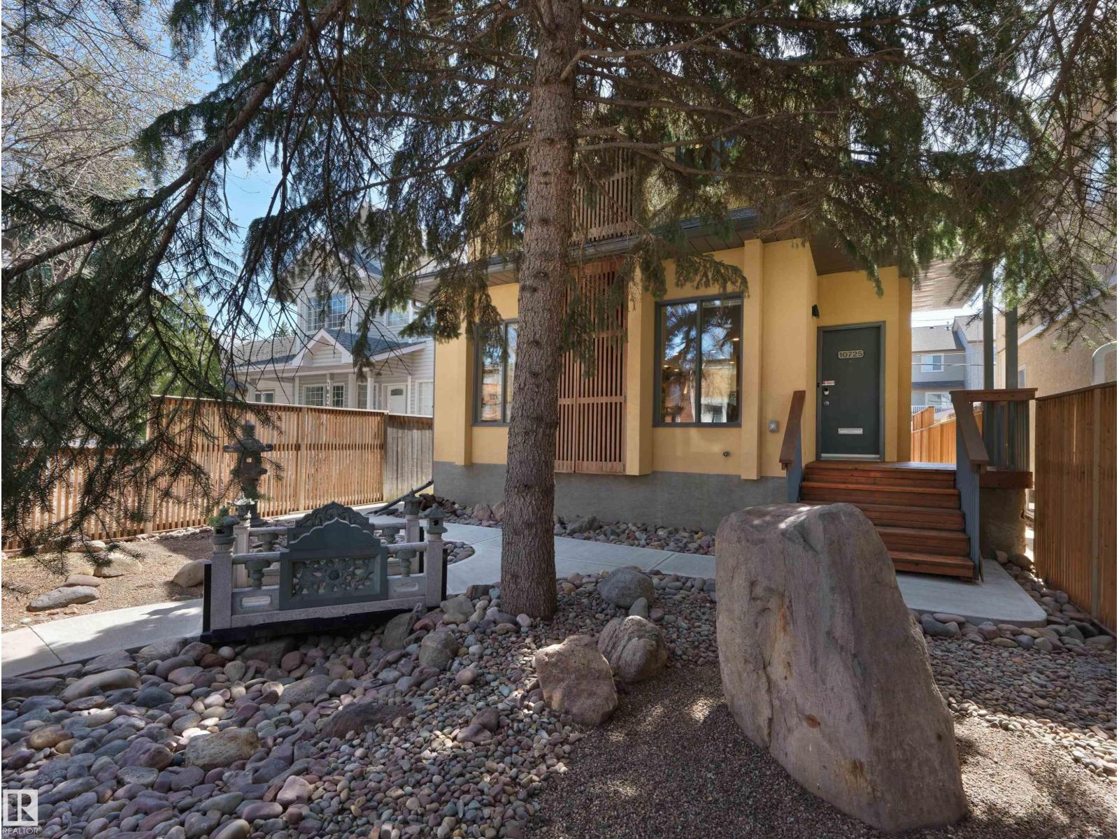 10725 UNIVERSITY AV NW, Edmonton