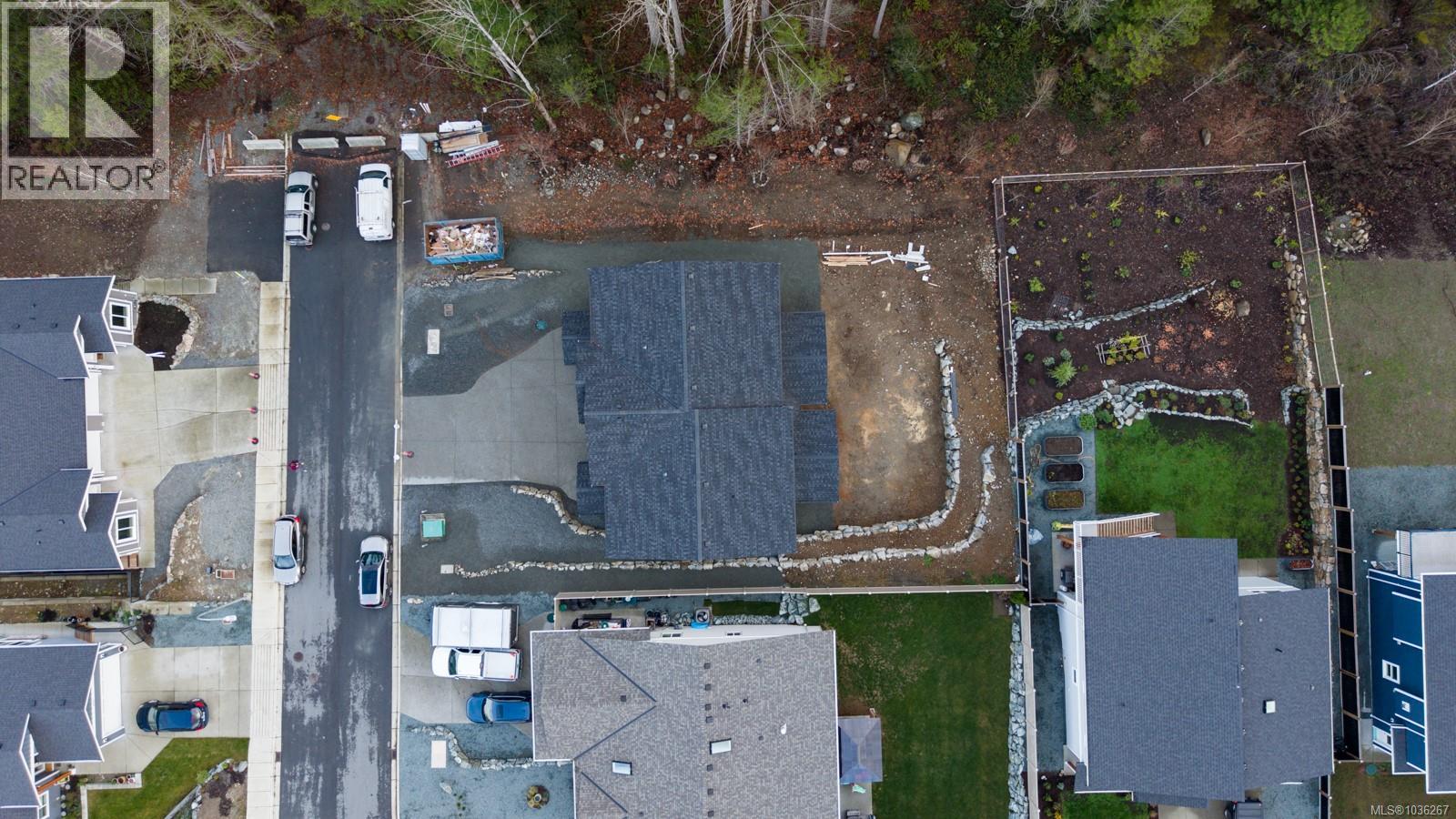 668 Sanderson Rd - 33