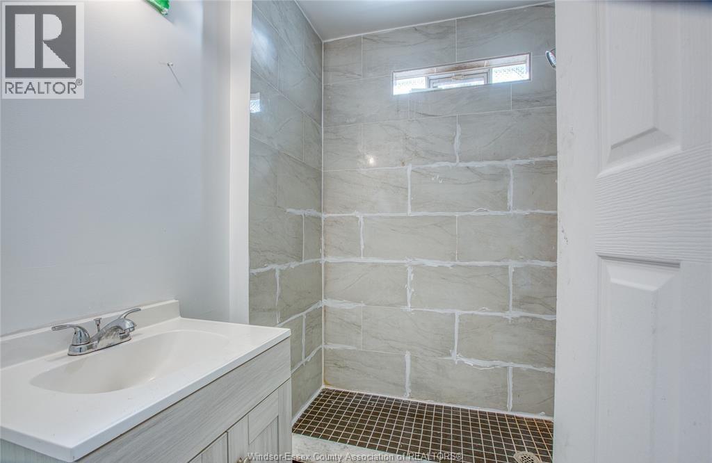 478 ROSEDALE AVENUE Unit# UPPER, Windsor, Ontario, N8X1X6 — Photo 3