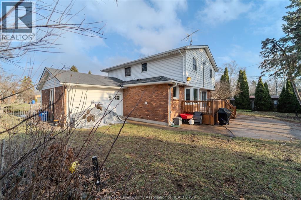 2477 MARK AVENUE, Windsor, Ontario, N9E2W2 — Photo 31