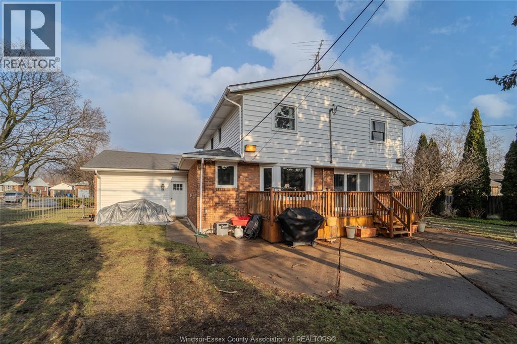 2477 MARK AVENUE, Windsor, Ontario, N9E2W2 — Photo 32