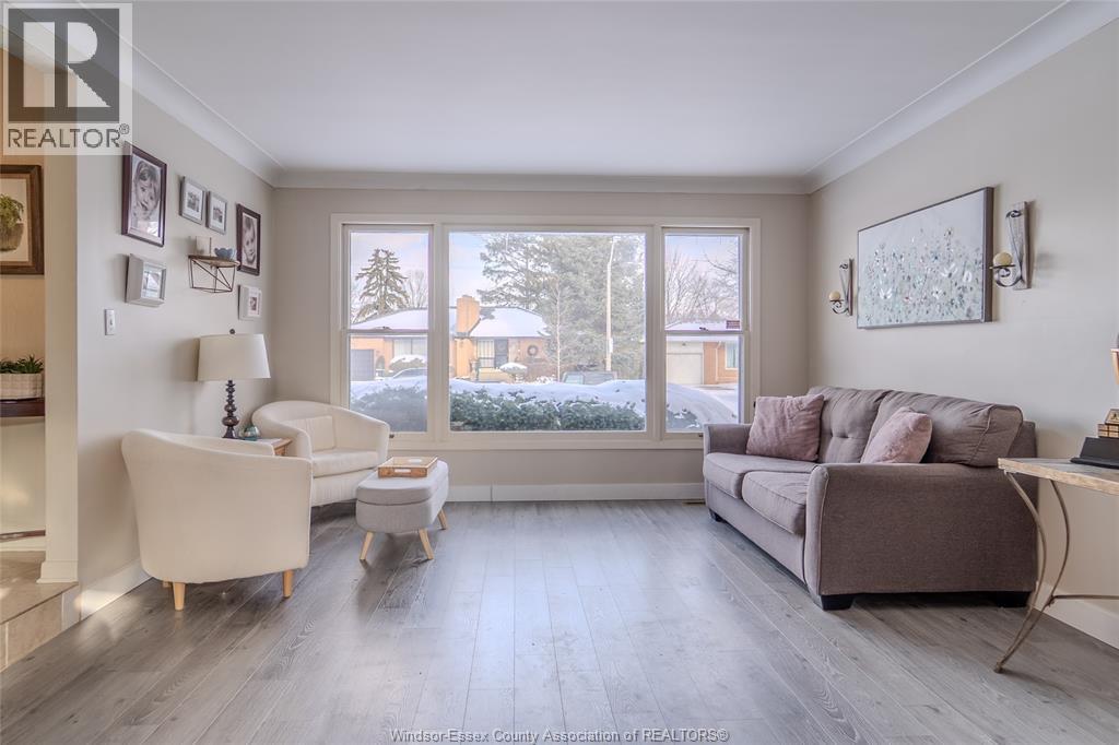 2477 MARK AVENUE, Windsor, Ontario, N9E2W2 — Photo 4