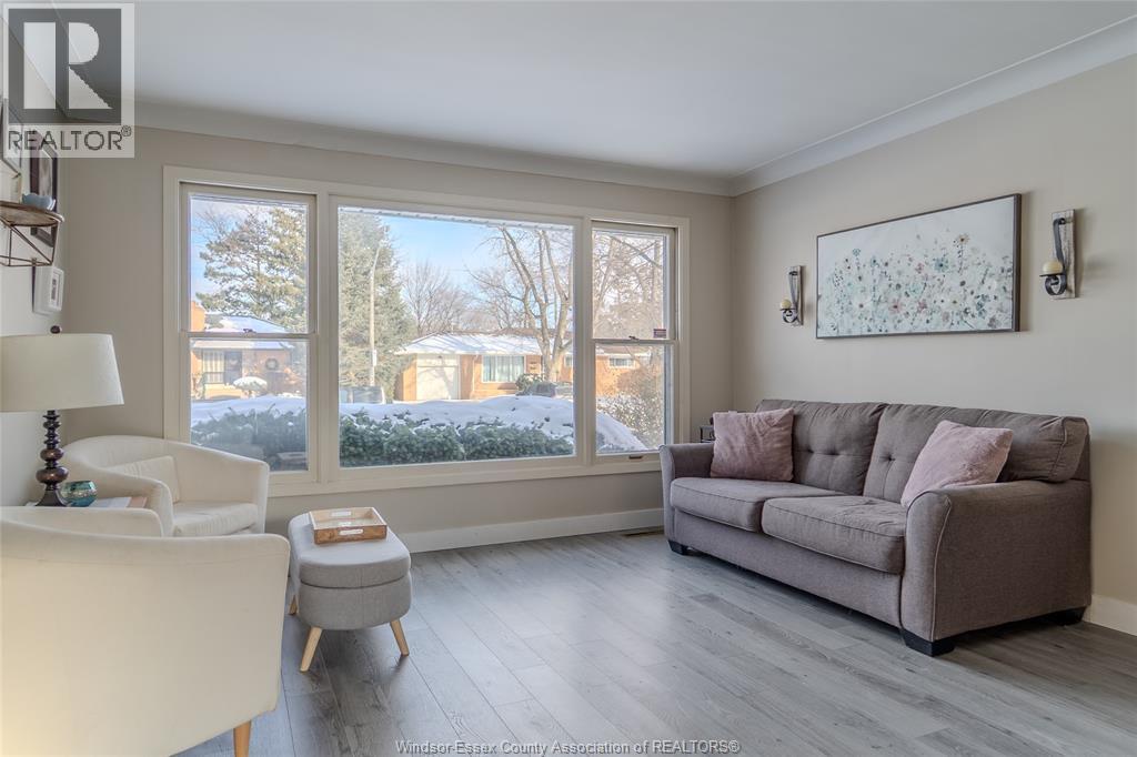 2477 MARK AVENUE, Windsor, Ontario, N9E2W2 — Photo 5