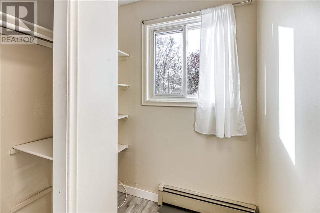 219 Albinson Street - 8