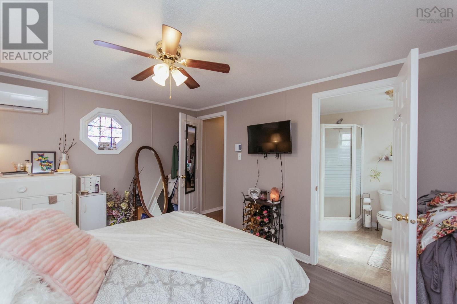 Property 27 of 38 of 24 Third Street