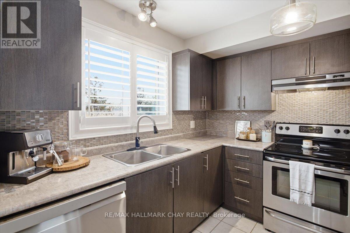 #12 53 FERNDALE DRIVE S - 6