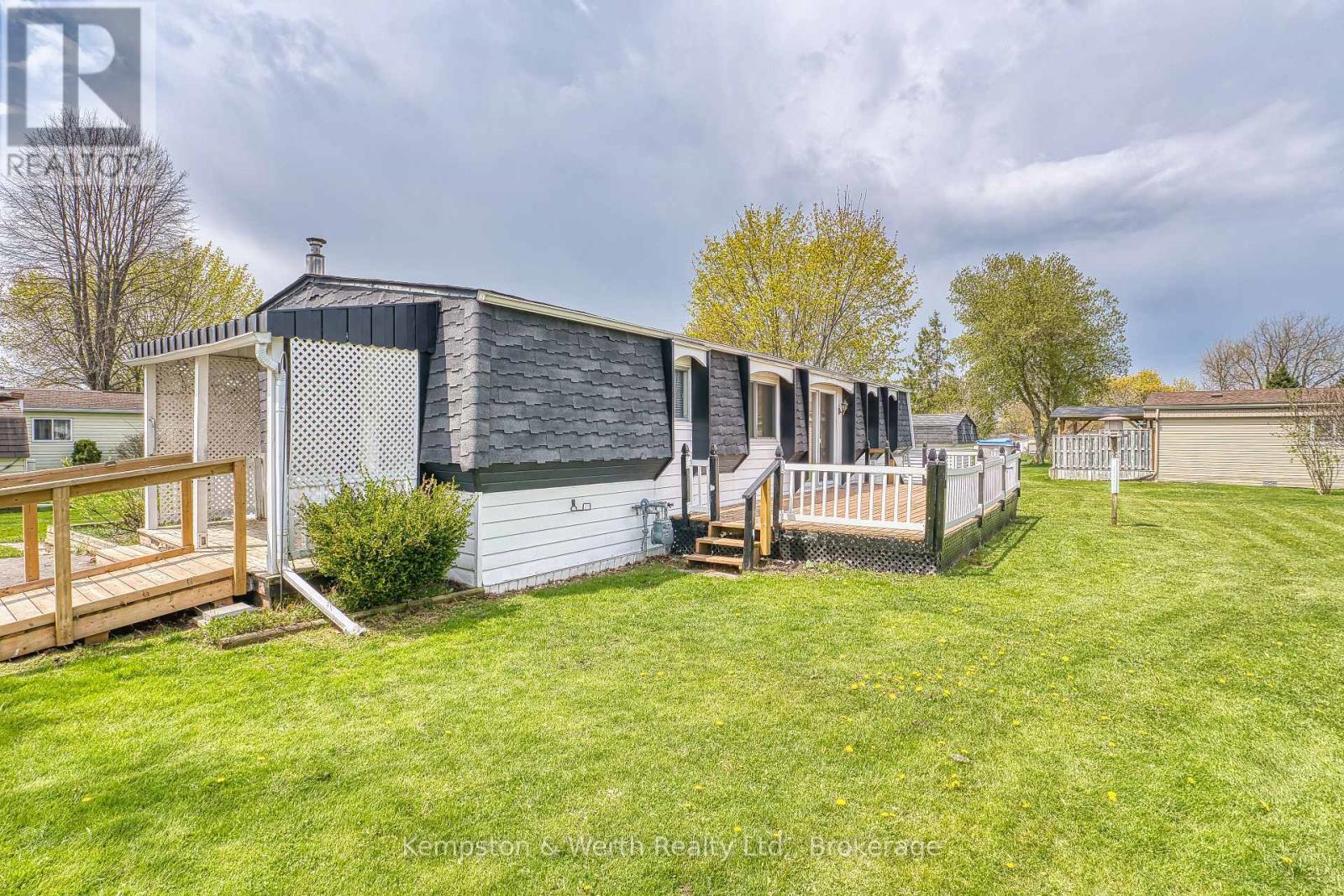 71 FAIRVIEW CRESCENT - 5