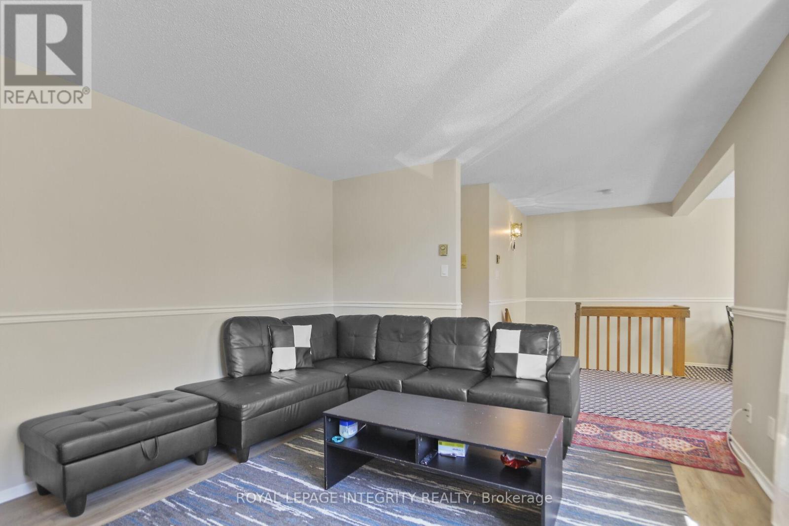 #10 3 STONEBANK CRESCENT - 14