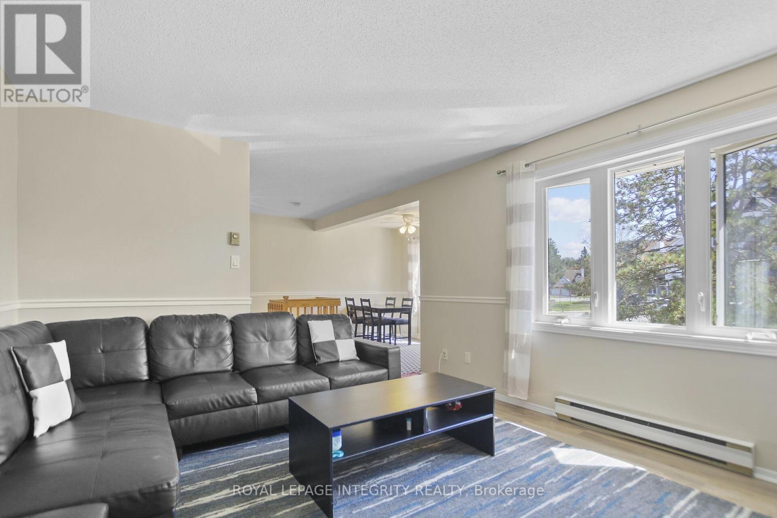 #10 3 STONEBANK CRESCENT - 15