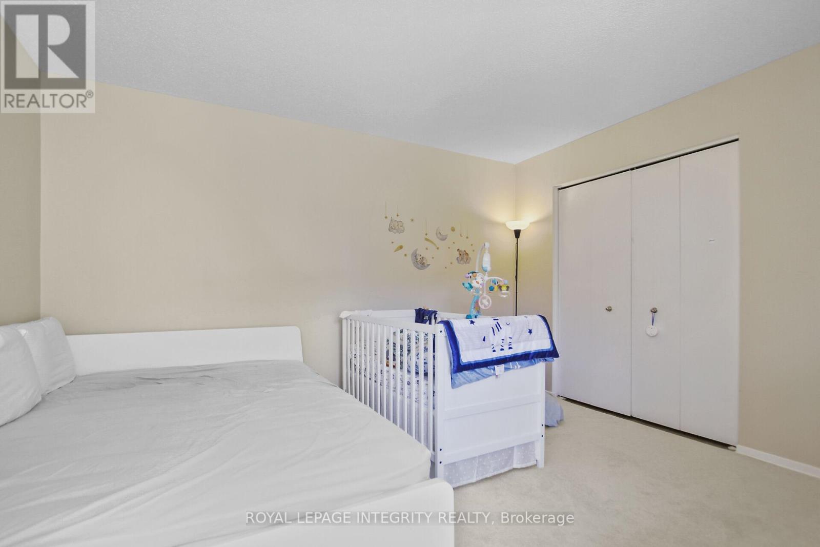 #10 3 STONEBANK CRESCENT - 26