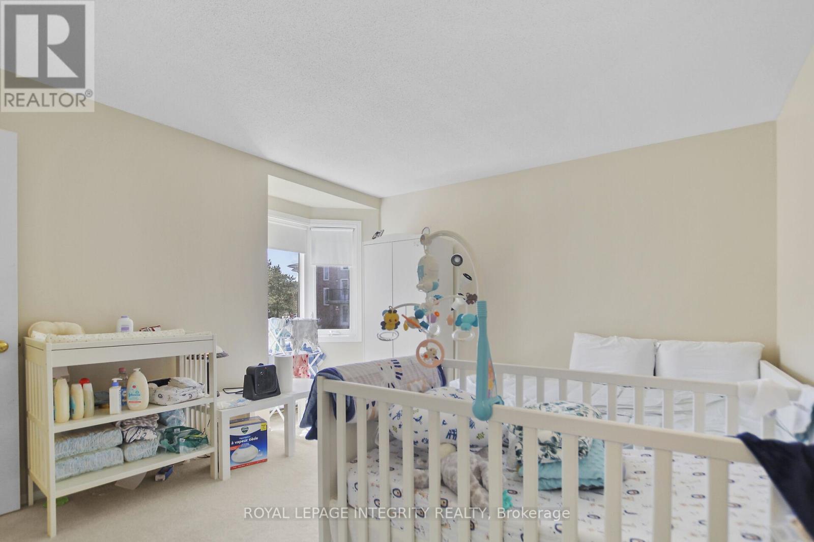 #10 3 STONEBANK CRESCENT - 25
