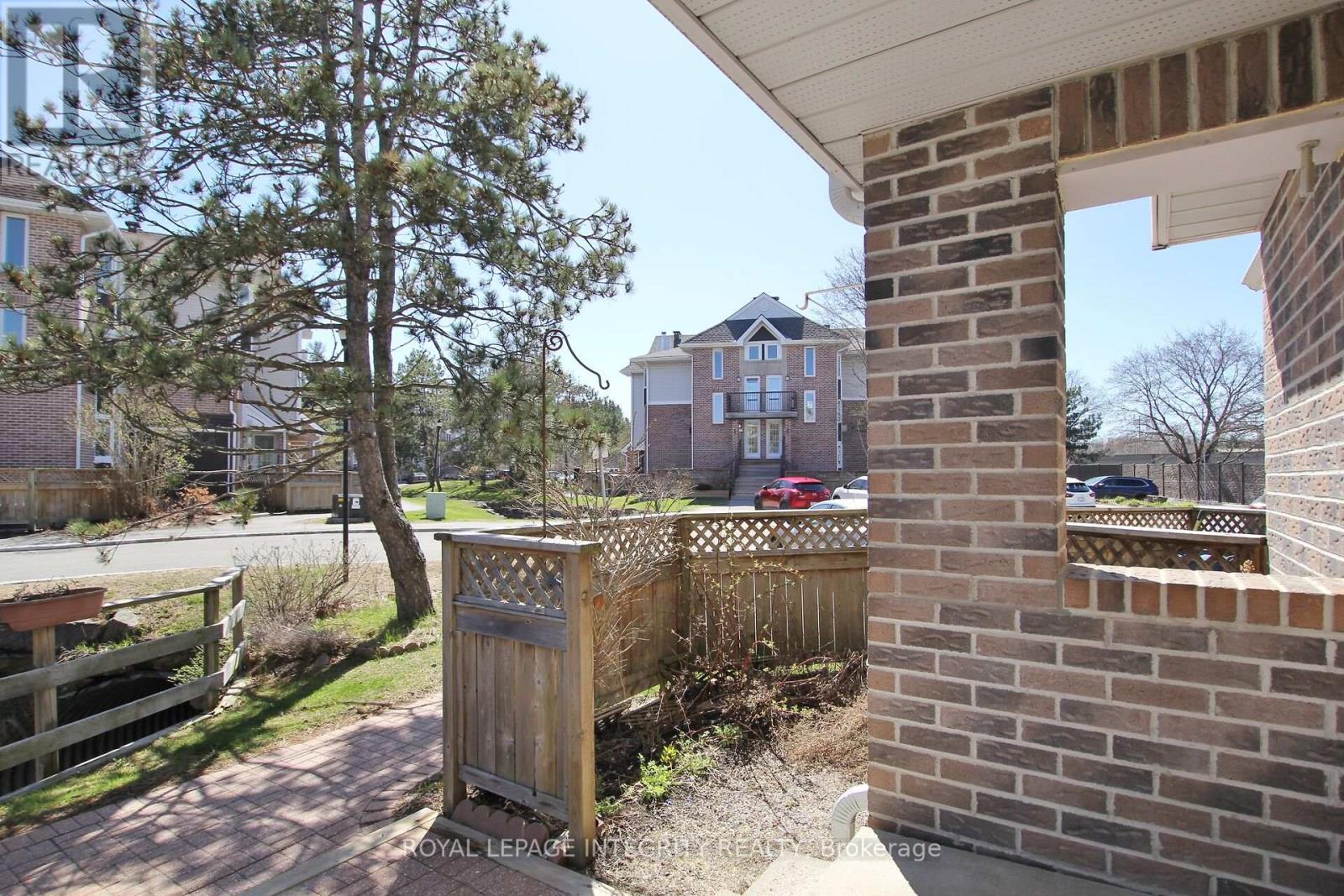 #10 3 STONEBANK CRESCENT - 5