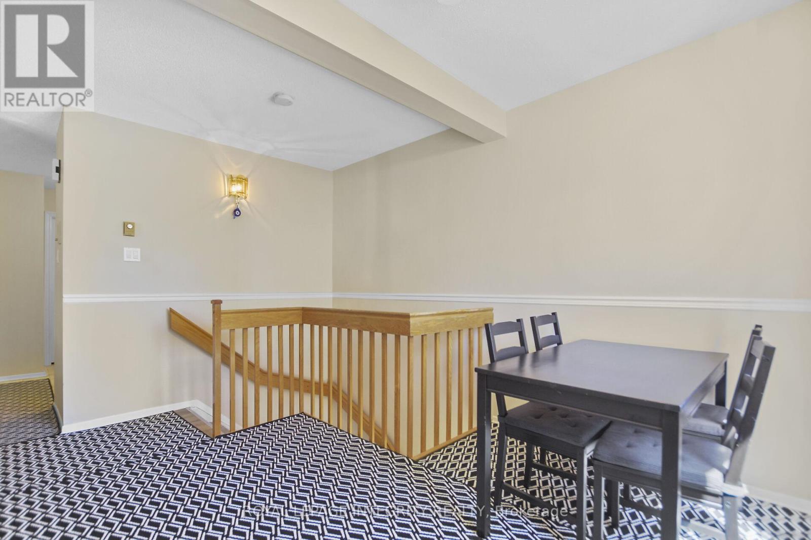 #10 3 STONEBANK CRESCENT - 9
