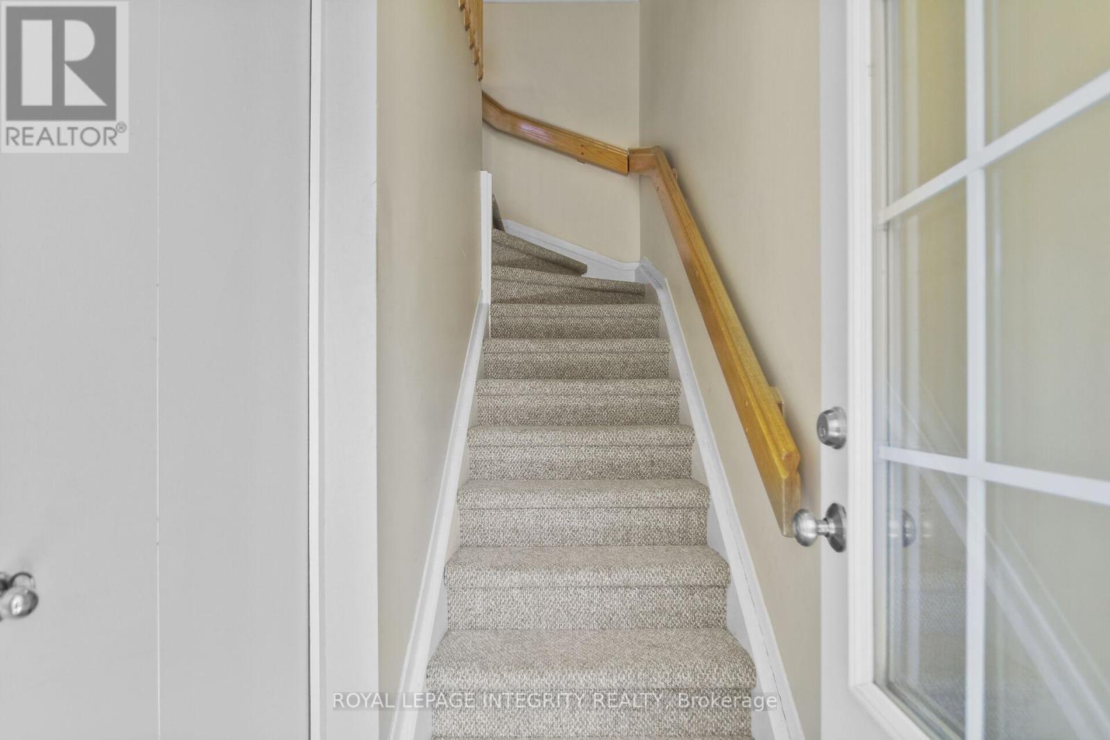 #10 3 STONEBANK CRESCENT - 7