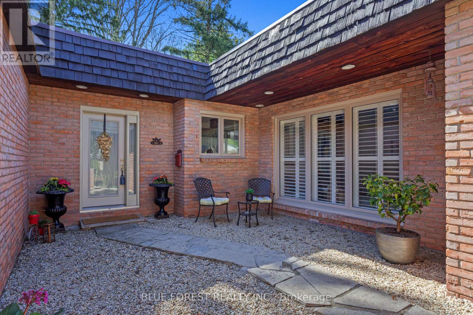 43 COMPTON CRESCENT - 5