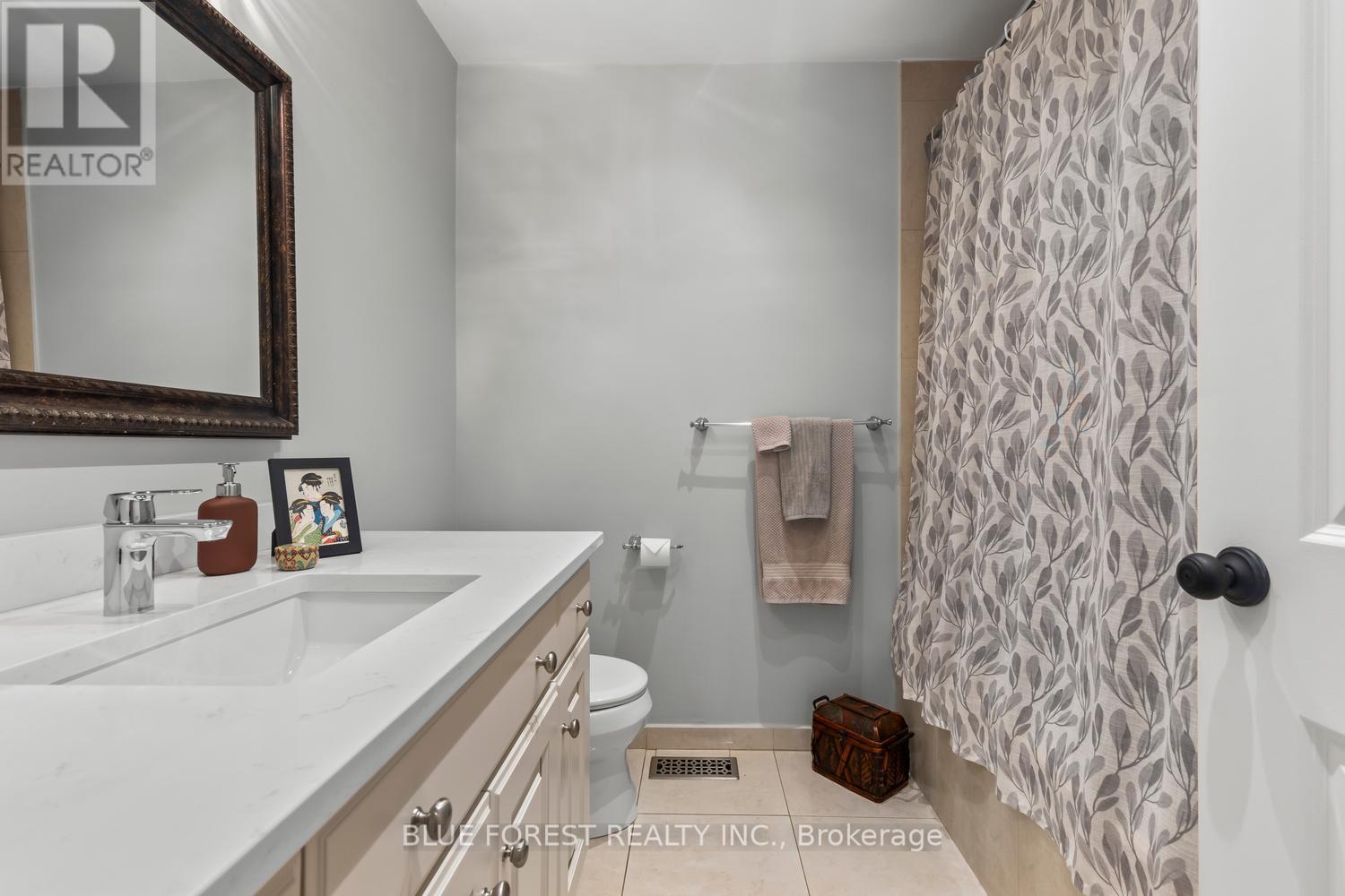 43 COMPTON CRESCENT - 27