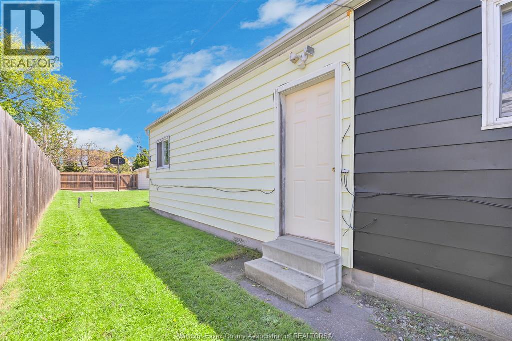 1752 BENJAMIN, Windsor, Ontario, N8X4N6 — Photo 17