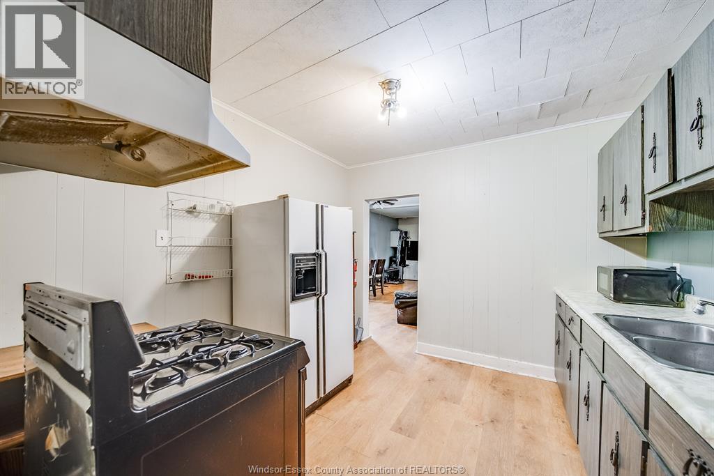 40 QUEEN — photo 26