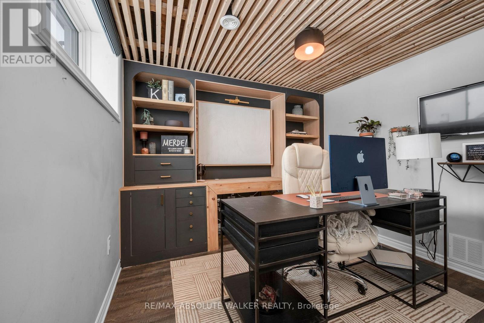 168 ROXANNE STREET — photo 34