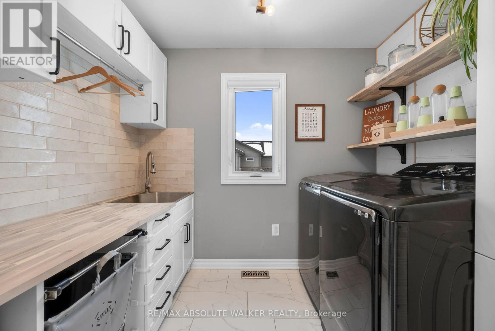 168 ROXANNE STREET — photo 29