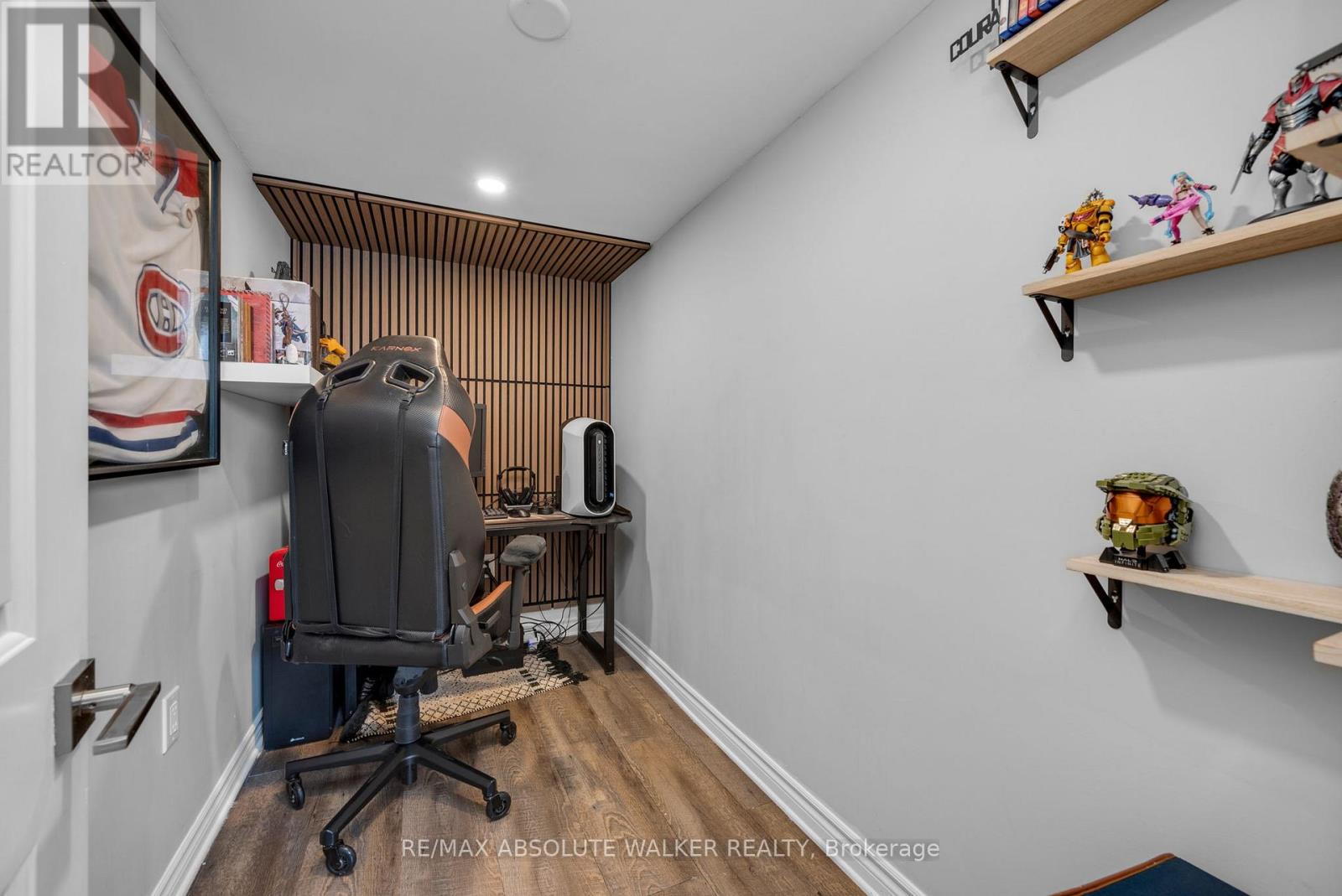 168 ROXANNE STREET — photo 35