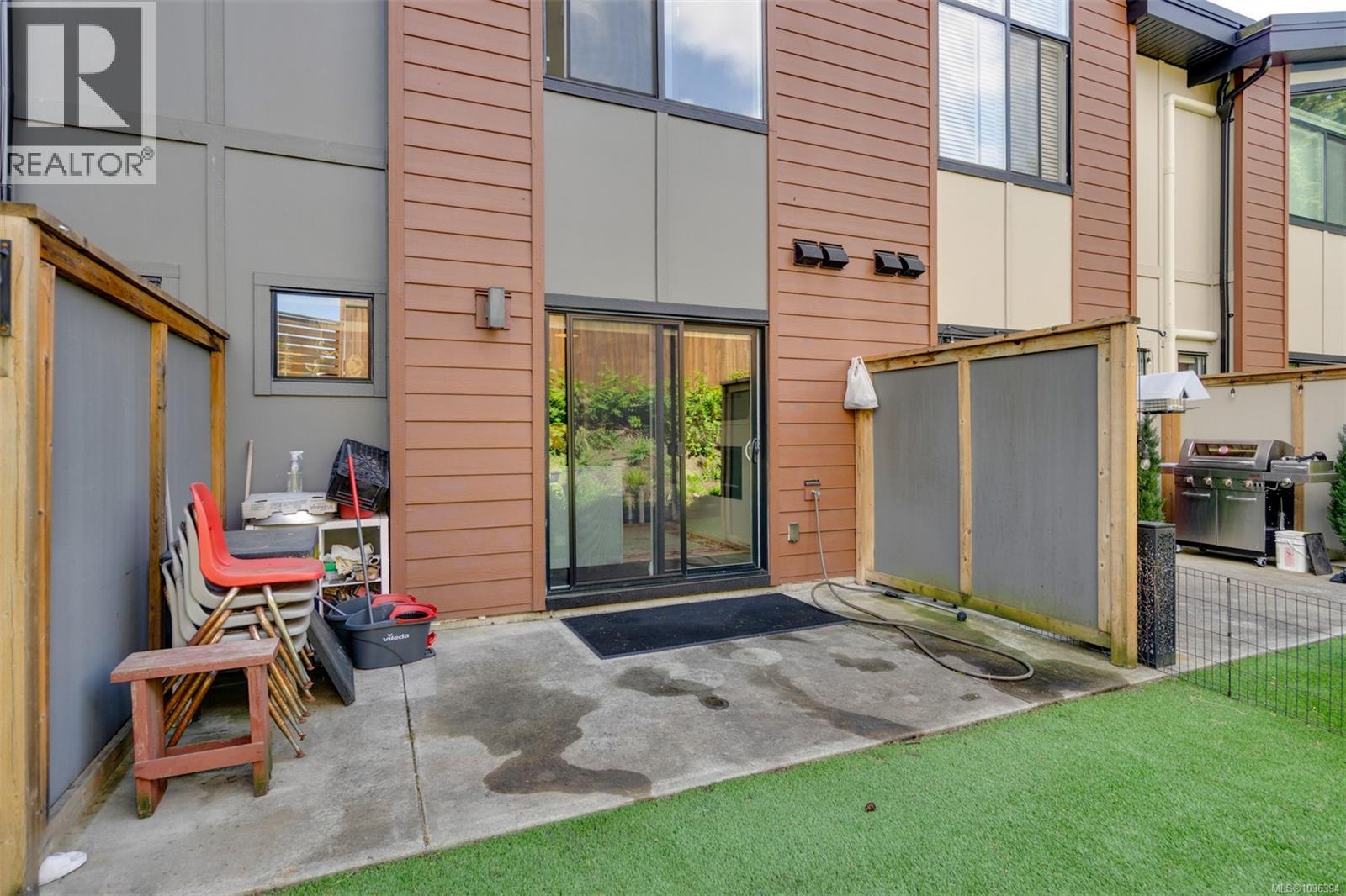 #115 300 Phelps Ave - 10